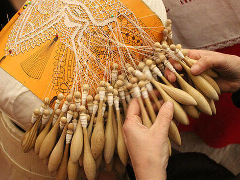 The ancient art of bobbin lace on the Amalfi Coast